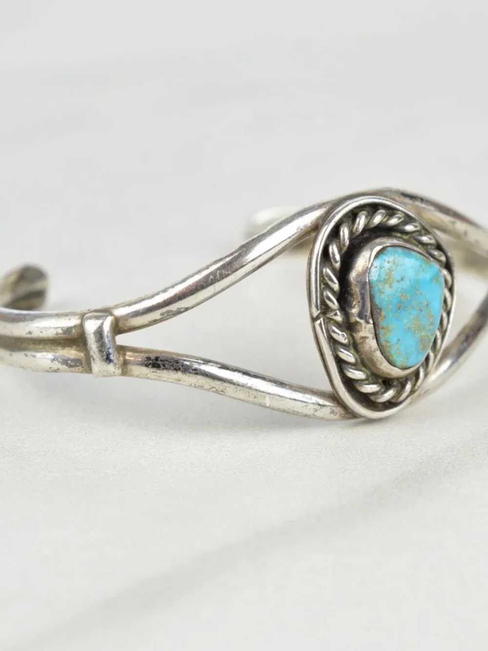 Vintage Sterling Silver Kingman Turquoise Cuff Bracelet Small Petite Split Shank
